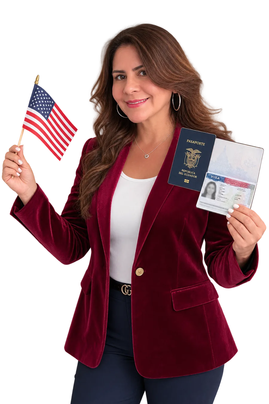 Asesora de Skybiz Visas sosteniendo un pasaporte ecuatoriano con su visa y una bandera de Estados Unidos.